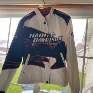3-season womens cloth jacket.  Excellent condition!Screaming Eagle
